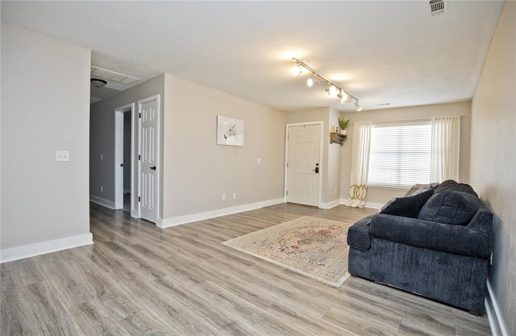 8-16-30 Fayetteville Outlots - Residential Lease
