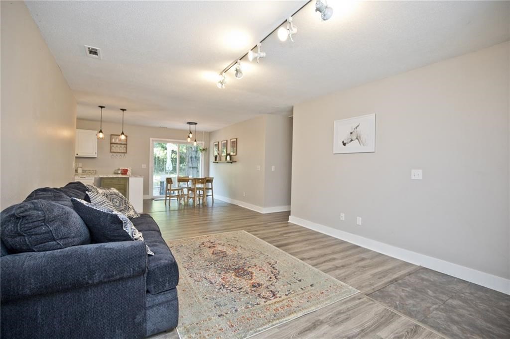 8-16-30 Fayetteville Outlots - Residential Lease