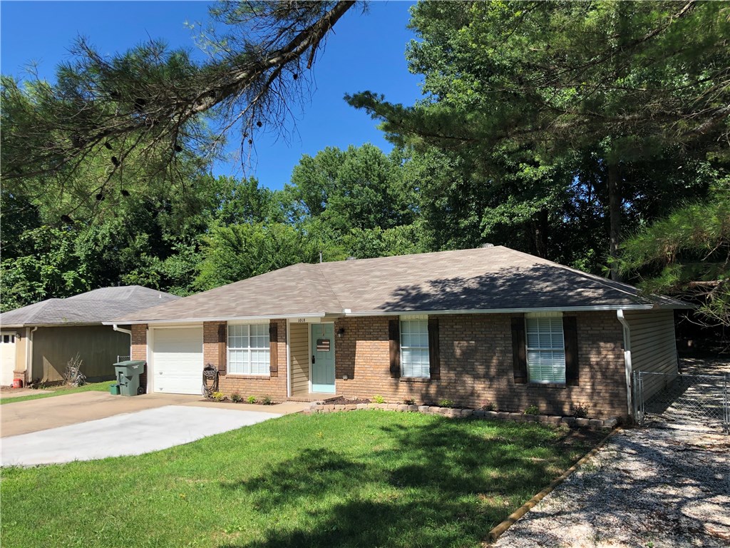 8-16-30 Fayetteville Outlots - Residential Lease