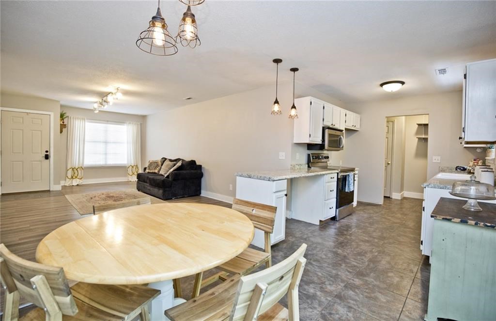 8-16-30 Fayetteville Outlots - Residential Lease