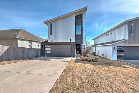 Photo of 45 S Happy Hollow Road, Fayetteville, AR 72701 (MLS # 1336029)