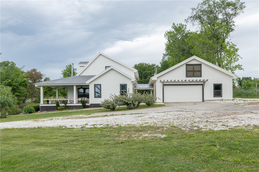 Prairie Grove Outlets - Residential