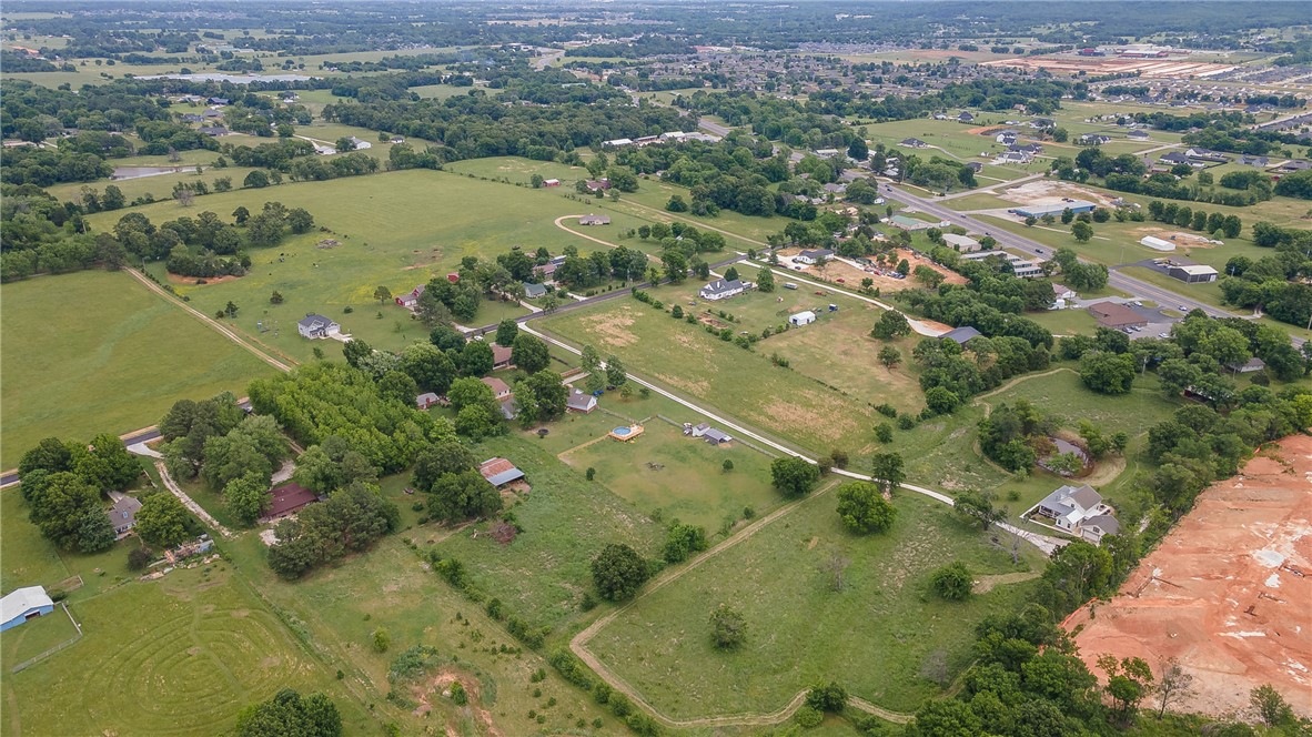 Prairie Grove Outlets - Residential