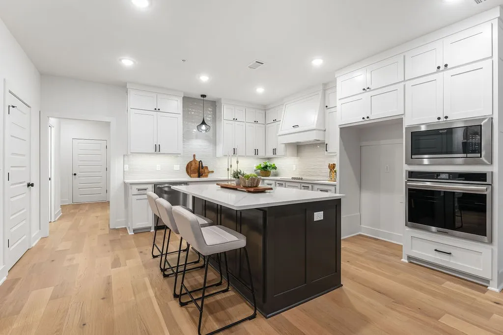 Rogers, Arkansas 72756, United States, 3 Bedrooms Bedrooms, ,3 BathroomsBathrooms,Residential,Active,12361