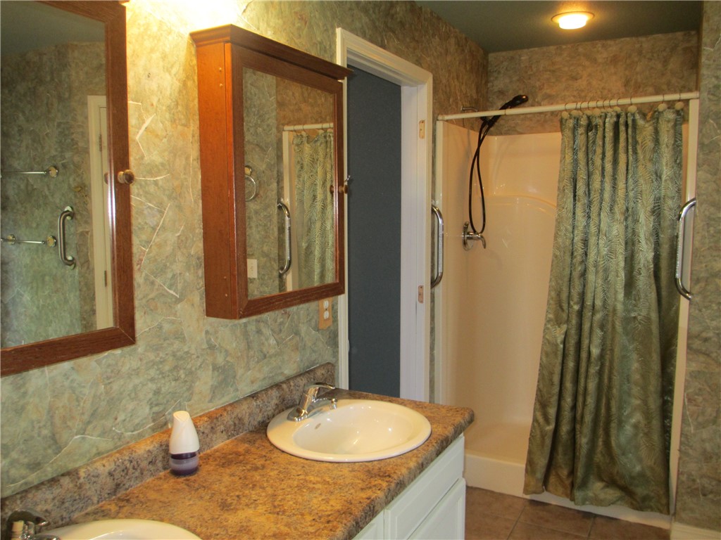 Unit 11 Holiday Island - Residential