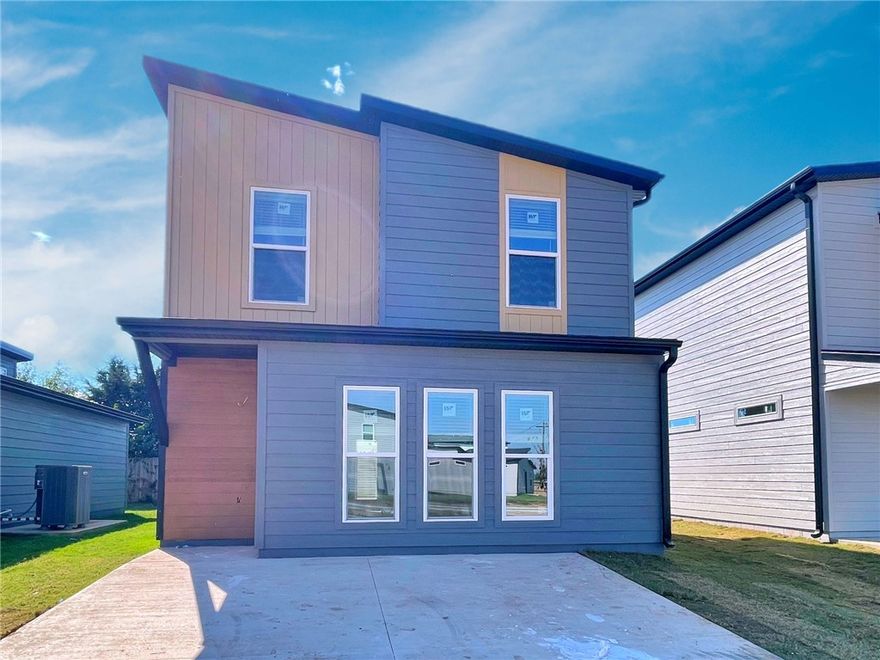 Modern, smart, affordable living! Looking for that first home, wanting to downsize and simplify, or looking for a low-maintenance investment property, Featherston Village may be exactly what you've been looking for. Never think about lawncare again! Everything you need in a great location. Wonderful new subdivision in Bentonville School District. Less than 5 miles from Walmart Corporate office.