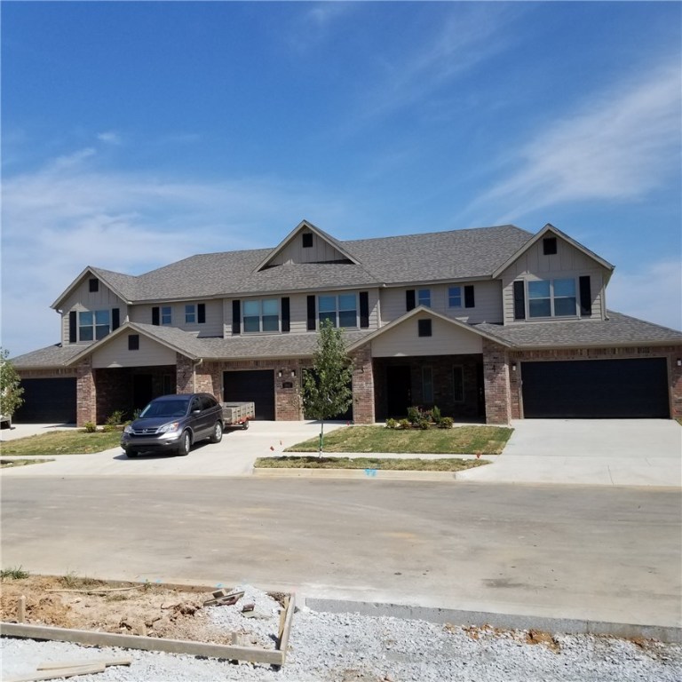 Under construction. Nice Executive Rentals in the heart of NWA close to the best shopping, dining, and entertainment. Home features 3 bedrooms, 2.5 bathrooms, 1 car garage, all appliances, nice side patio for entertaining, large master bath, great floor plan with many upgrades. Come take a look, you'll be glad you did.