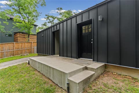 Photo of 560 N Fallin Avenue, Fayetteville, AR 72701 (MLS # 1351969)