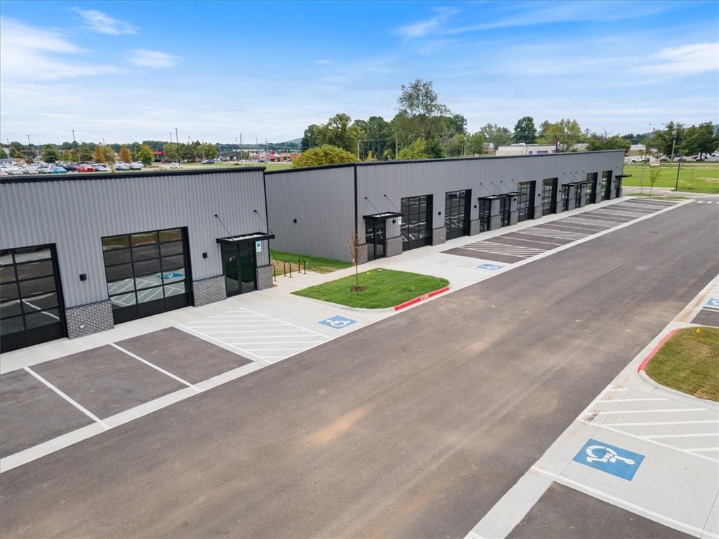 6 Units - Each approximately 1983 SQFT for lease right off Hwy 264 in Lowell and less than 1/2 mile from I-49. Units can be made contiguous. This flex space is currently under construction and is estimated to be available June 2024. $40k in TI Credit per unit towards desired build out. Deposit is determined based on the number of units leased