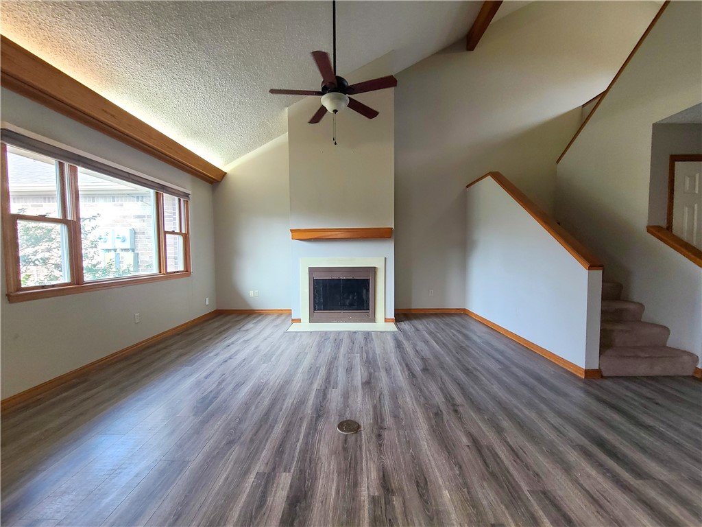 Windsor Place Sub Rogers - Residential Lease