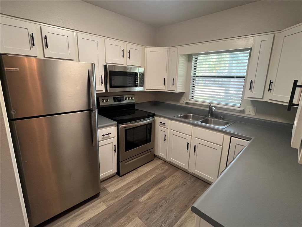 Couchs - Residential Lease