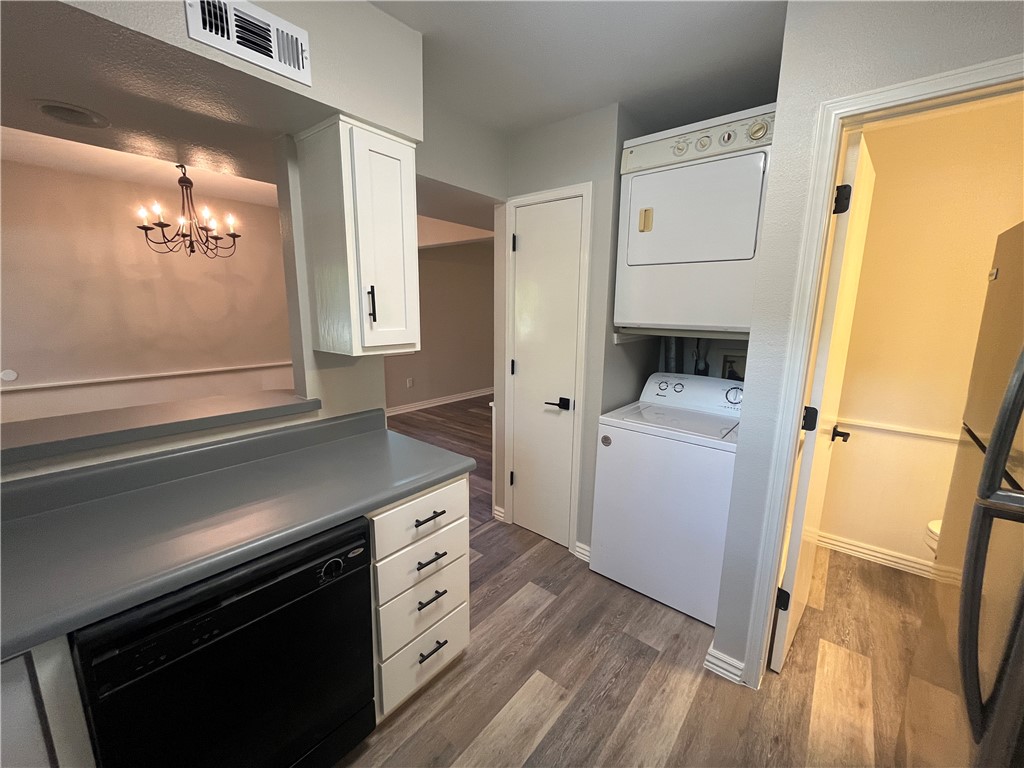 Couchs - Residential Lease