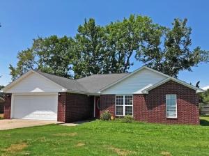 Wonderful home with a large yard in the Pottsville School District! This brick beauty features a spacious split floor plan, large living room, charming dining area with bay window and a nice master that features a walk in closet, garden tub, and separate shower. Outside you'll enjoy the lovely deck and back yard! Seller will include a $5,000 decorating allowance with acceptable offer