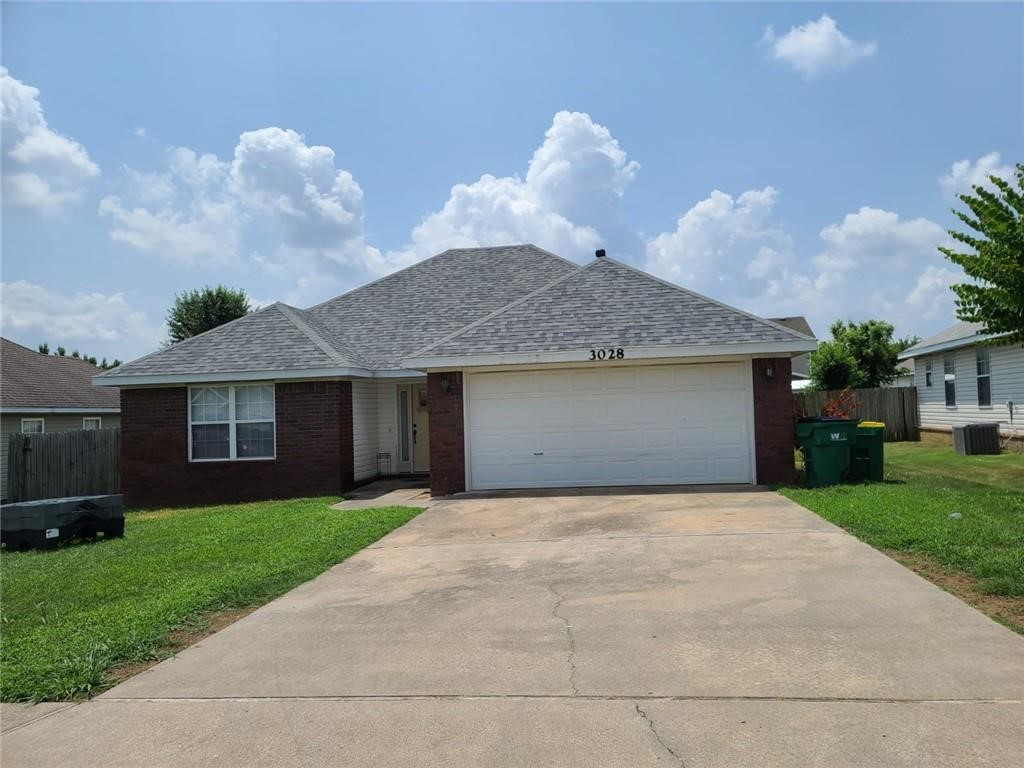 Well maintained home that has had many improvements. New roof, carpet, paint and water heater in the last 4 years. Great location near schools and easy access to Don Tyson.