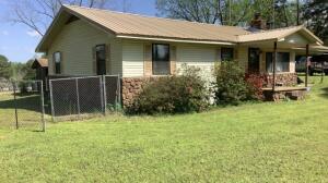 BUY IT NOW PRICE: $112,900.00 Plus (Ten) 10% Buyers PremiumAbsentee Bidding From May 1st, 2022 - 10am CST To May 14, 2022 - 9:00am CSTIf Not Sold At Buy It Now Price - The High Absentee Bid Will Be The Starting Bid At LIVE AUCTION On May 14, 2022 - 12 NoonTERMS: Buyer(s) & Seller(s) To Split 50/50% The Normal Closing Company Fees. Seller(s) Will Provide Title Policy. A 10% Buyers Premium Will Be Added To The High Bid To Determine The Total Sales Price.Real Estate: 3 Bedroom, One Large Bath, Approx 1900 Sq Ft, Sitting On Approx 2 Acres. Includes A 40' X 24' Building, And A 10' X 10' Storage Building/Pump House ''BUY IT NOW PRICE'' $112,900.00 Plus 10% Buyers Premium, Or Accepted BEST OFFER!Note: Seller Will Consider Each Offer, And Will Have Up To One Hour To Accept Or