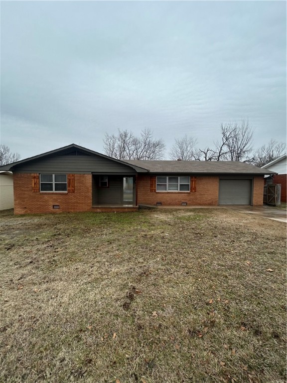 Gem in the heart of Bentonville! Exactly ONE MILE to the Wal-mart Home Office or the Bentonville square!
Completely remodeled 3 Bd, 2 Ba home nestled on large .31 acre lot. Granite counters and bright white cabinets in kitchen with ALL appliances including new washer/dryer. Bathrooms completely remodeled with granite counters and artistically tiled showers. Exterior features new roof, gutters, freshly painted siding and new shutters. Neutral, clean and modern! Heated & cooled garage.