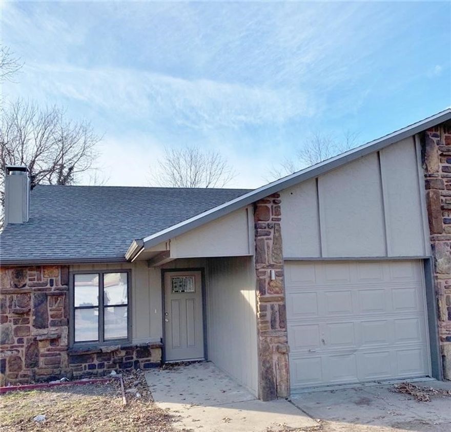 MLS DATA ENTRY ONLY - LEASE RENEWAL