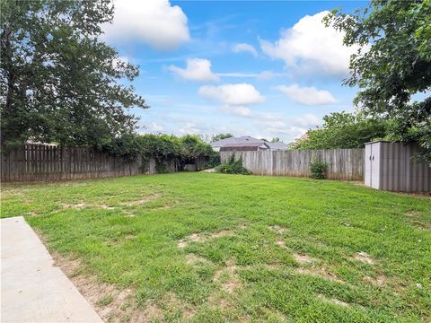 Single Family Residence in Bentonville AR 2510 3rd Street 25.jpg