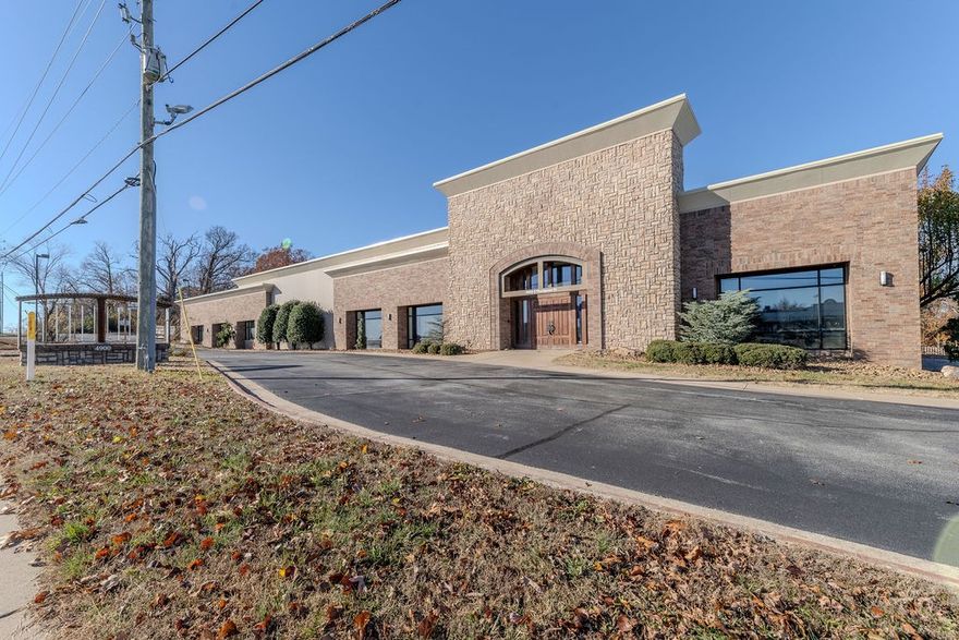Recently rezoned to C-5 allowing outdoor display.  Prime location. Ideal for retail, showroom, distribution or any business needing high visibility. Hard corner at stoplight with 37,000 VPD. Three access points from Thompson and Churchill. 30,015 square feet of building area. 13'8" side walls with 22" clear height, one 9' dock high door. 3phase 480V, Fire Suppression. Also listed under MLS 1282102.