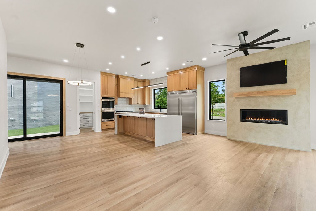617 SW 2nd St, Bentonville, AR, 72712, USA, 5 Bedrooms Bedrooms, ,6 BathroomsBathrooms,Residential,Active,617 SW 2nd St,1353149