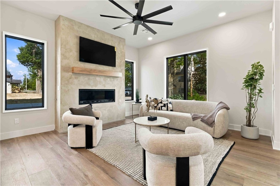 617 SW 2nd St, Bentonville, AR, 72712, USA, 5 Bedrooms Bedrooms, ,6 BathroomsBathrooms,Residential,Active,617 SW 2nd St,1353149