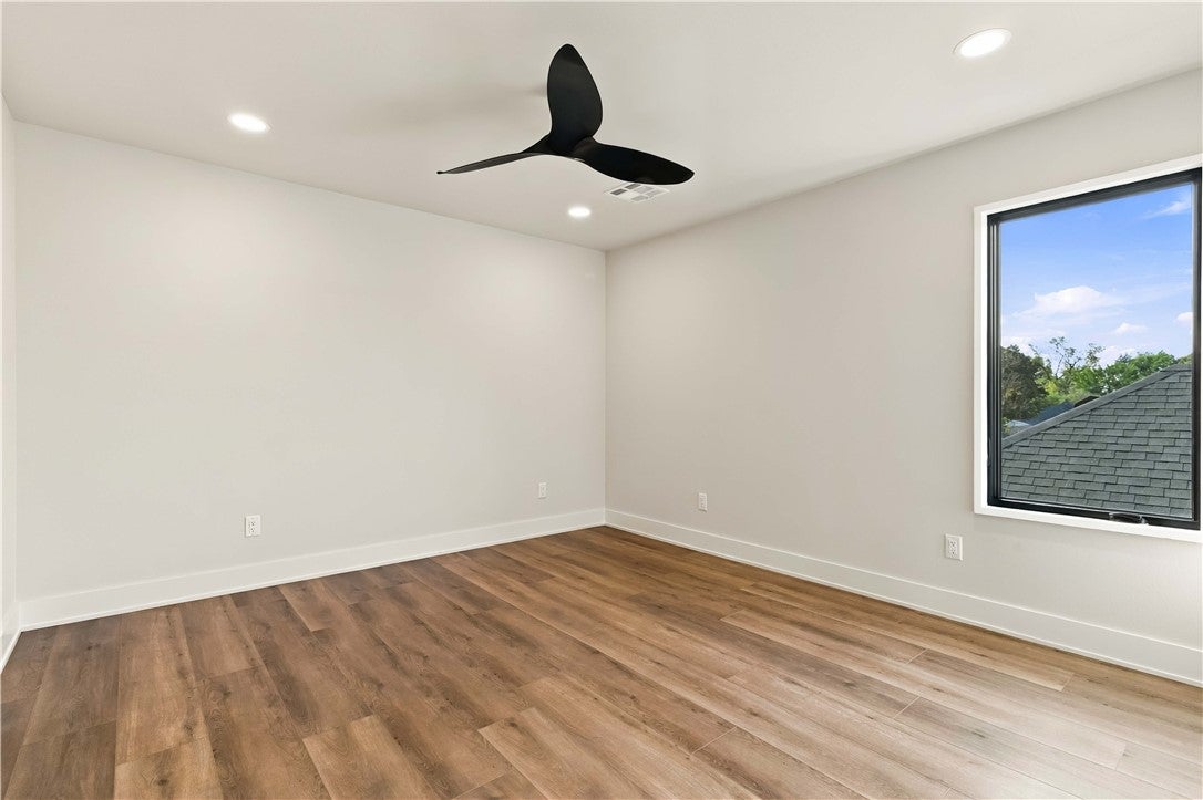 617 SW 2nd St, Bentonville, AR, 72712, USA, 5 Bedrooms Bedrooms, ,6 BathroomsBathrooms,Residential,Active,617 SW 2nd St,1353149