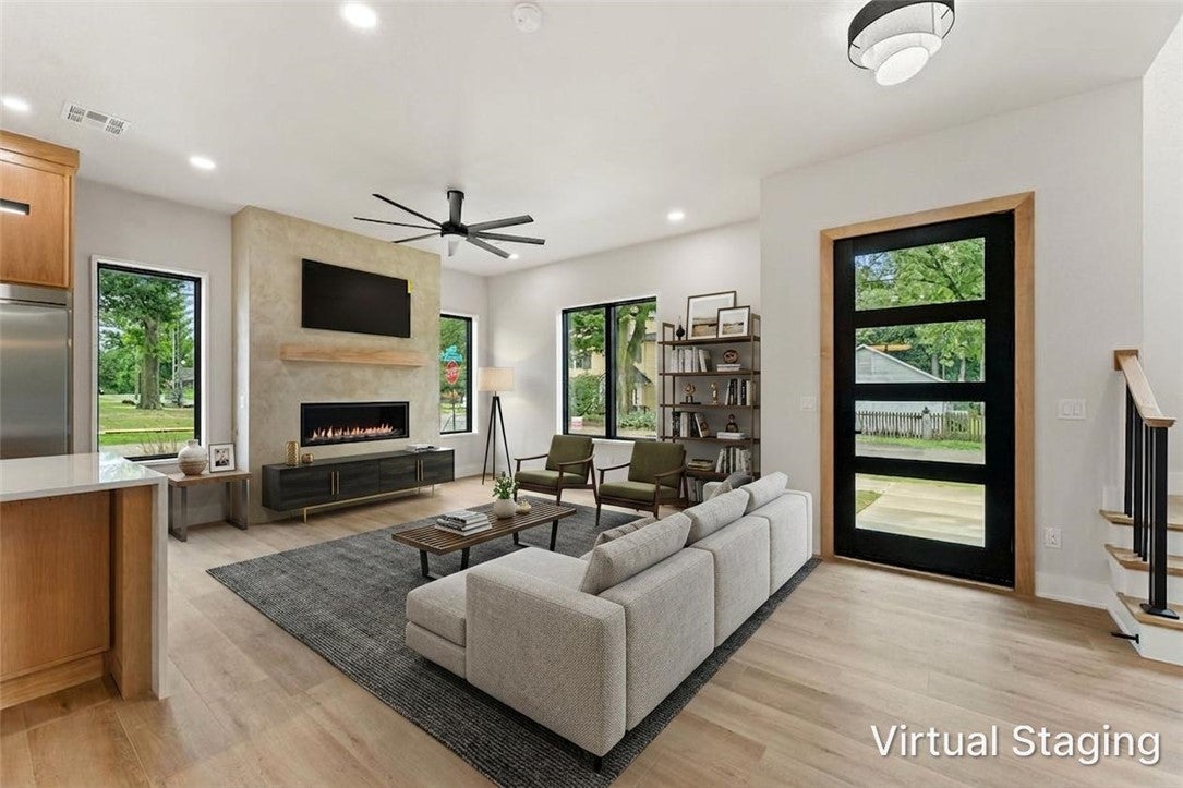 617 SW 2nd St, Bentonville, AR, 72712, USA, 5 Bedrooms Bedrooms, ,6 BathroomsBathrooms,Residential,Active,617 SW 2nd St,1353149