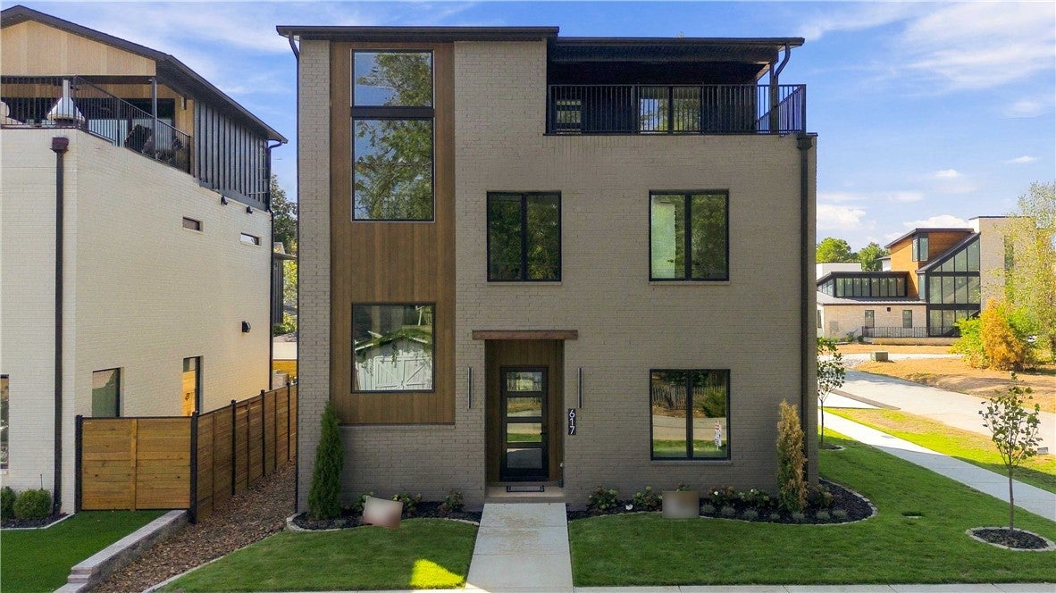 617 SW 2nd St, Bentonville, AR, 72712, USA, 5 Bedrooms Bedrooms, ,6 BathroomsBathrooms,Residential,Active,617 SW 2nd St,1353149