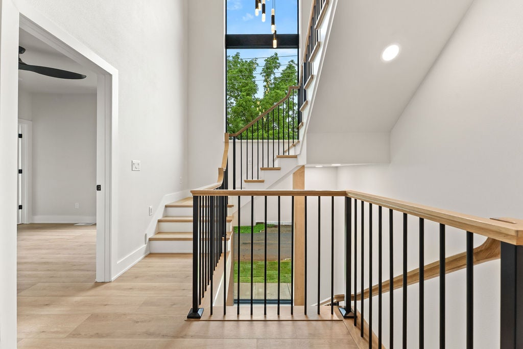617 SW 2nd St, Bentonville, AR, 72712, USA, 5 Bedrooms Bedrooms, ,6 BathroomsBathrooms,Residential,Active,617 SW 2nd St,1353149