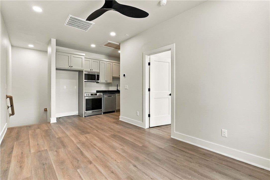 617 SW 2nd St, Bentonville, AR, 72712, USA, 5 Bedrooms Bedrooms, ,6 BathroomsBathrooms,Residential,Active,617 SW 2nd St,1353149