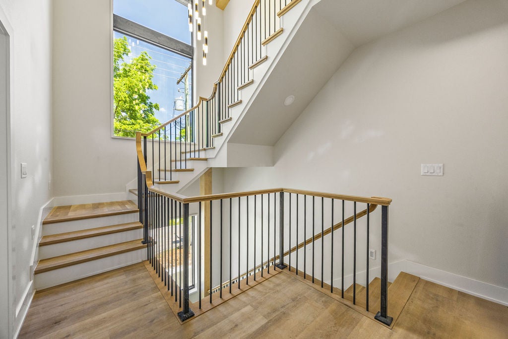 617 SW 2nd St, Bentonville, AR, 72712, USA, 5 Bedrooms Bedrooms, ,6 BathroomsBathrooms,Residential,Active,617 SW 2nd St,1353149