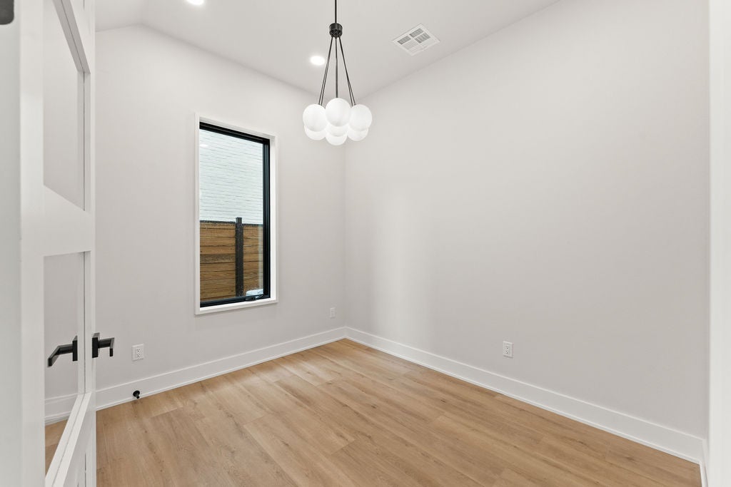 617 SW 2nd St, Bentonville, AR, 72712, USA, 5 Bedrooms Bedrooms, ,6 BathroomsBathrooms,Residential,Active,617 SW 2nd St,1353149