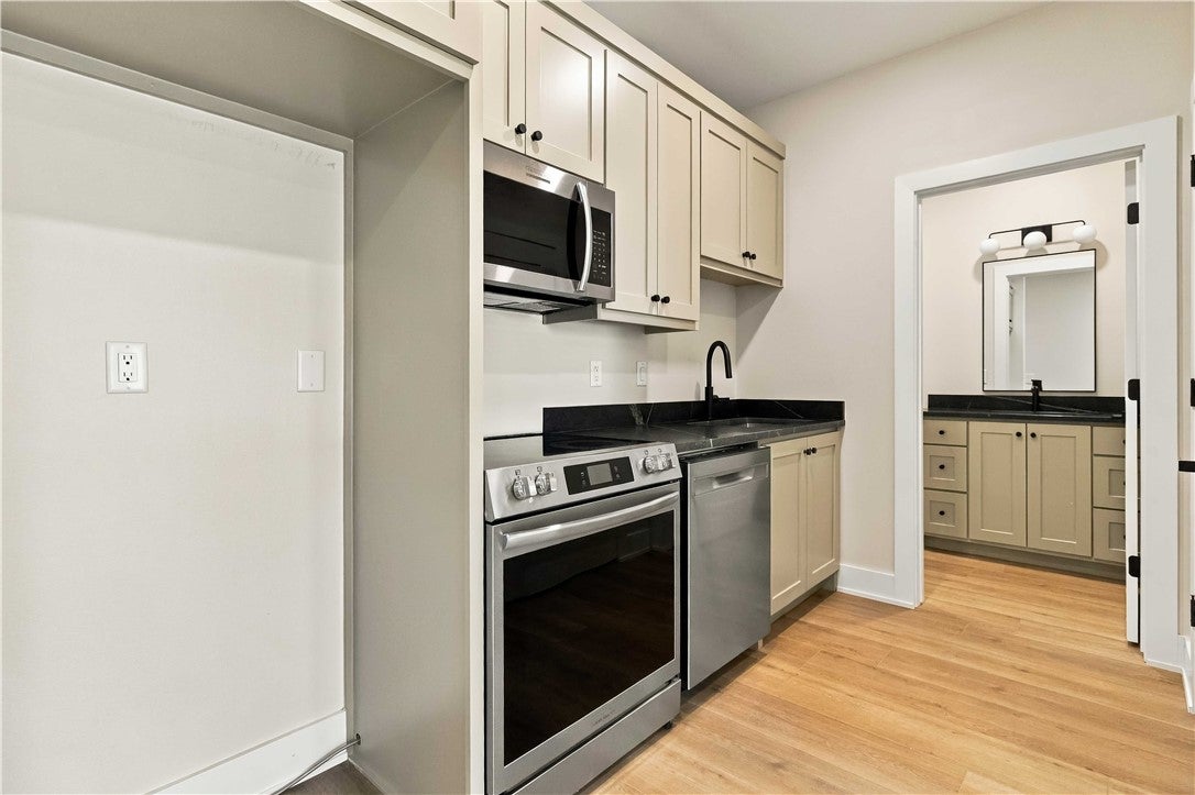 617 SW 2nd St, Bentonville, AR, 72712, USA, 5 Bedrooms Bedrooms, ,6 BathroomsBathrooms,Residential,Active,617 SW 2nd St,1353149