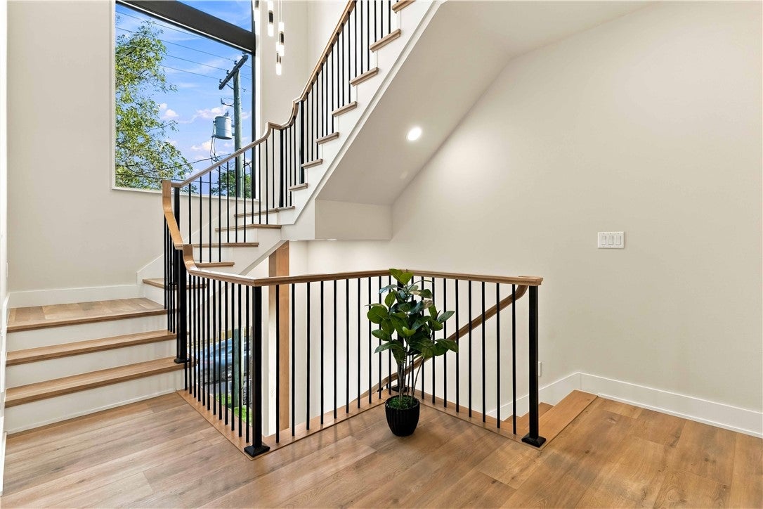 617 SW 2nd St, Bentonville, AR, 72712, USA, 5 Bedrooms Bedrooms, ,6 BathroomsBathrooms,Residential,Active,617 SW 2nd St,1353149