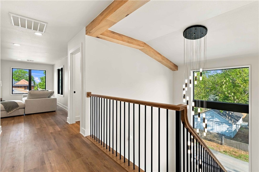 617 SW 2nd St, Bentonville, AR, 72712, USA, 5 Bedrooms Bedrooms, ,6 BathroomsBathrooms,Residential,Active,617 SW 2nd St,1353149