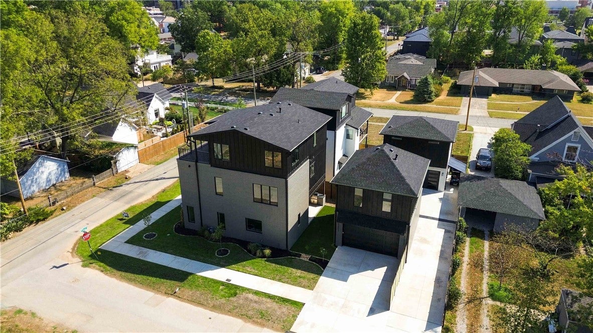 617 SW 2nd St, Bentonville, AR, 72712, USA, 5 Bedrooms Bedrooms, ,6 BathroomsBathrooms,Residential,Active,617 SW 2nd St,1353149
