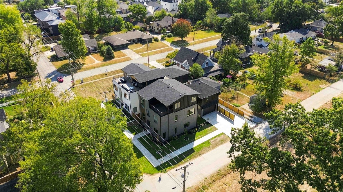 617 SW 2nd St, Bentonville, AR, 72712, USA, 5 Bedrooms Bedrooms, ,6 BathroomsBathrooms,Residential,Active,617 SW 2nd St,1353149