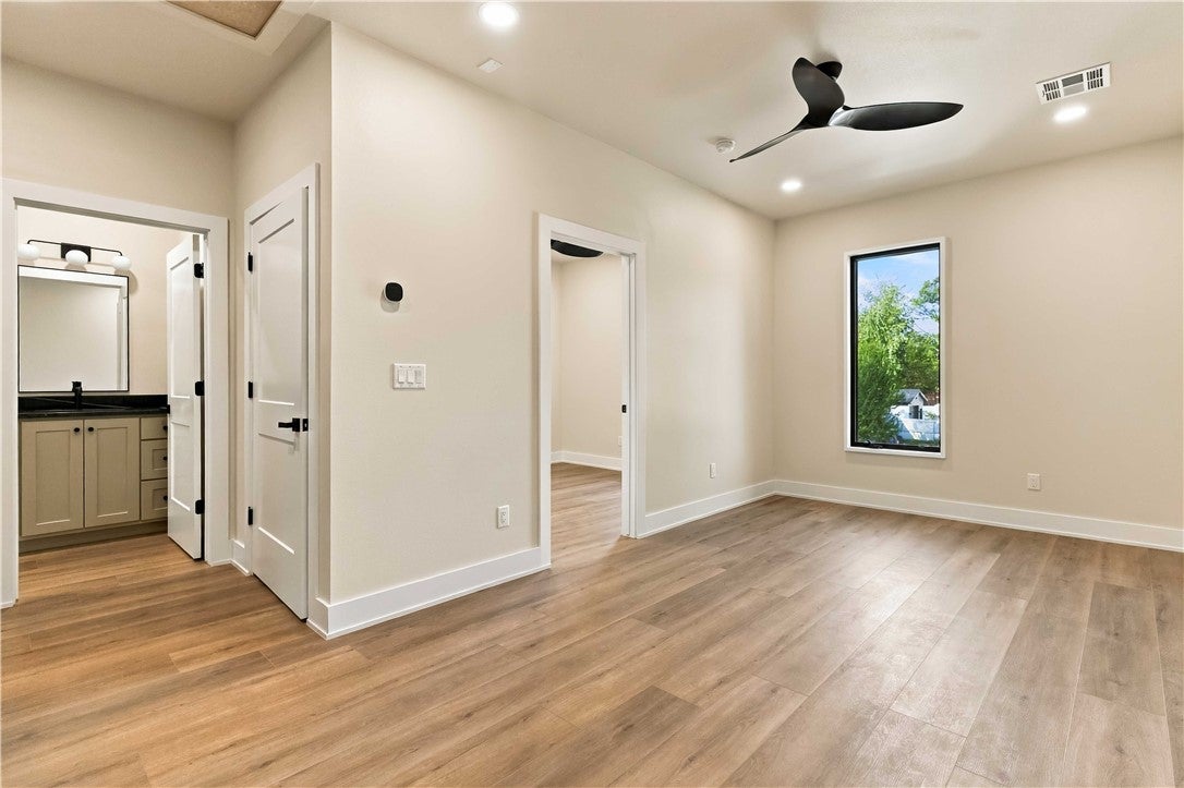 617 SW 2nd St, Bentonville, AR, 72712, USA, 5 Bedrooms Bedrooms, ,6 BathroomsBathrooms,Residential,Active,617 SW 2nd St,1353149