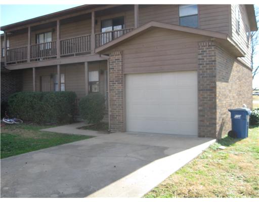 3 Bedroom, 1.5 bath duplex with one car garage located in great central location in Bentonville. Just remodeled with new flooring , painting , windows , light fixtures and fully re-done deck !**NO PETS OVER 20LBS **
