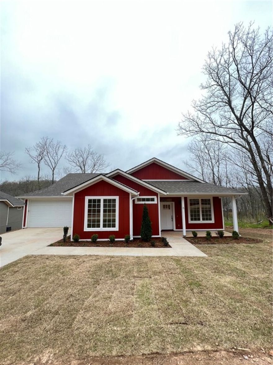 Check out this beautiful new 3 bed 2 bath rental in Bella Vista. With an open floor plan, filled with natural lighting. Just a short 12 min drive to restaurants like Starbucks and sonic and other great amenities.