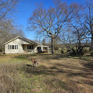 This 1100 sq ft farmhouse sits on just under a half acre. Nice view of neighboring pasture. Buyer must provide proof of funds or preapproval. The property may also be marketed via an auction event athttps://www.xome.com (void where prohibited). The Seller will review offers submitted through theauction site as well as through the listing agent. The Earnest Money Deposit will be 1 percent of the Total Purchase Price or the Minimum of $1,000 (US), whichever is greater.
