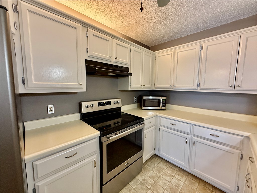 Eastridge Sub Rogers - Residential Lease
