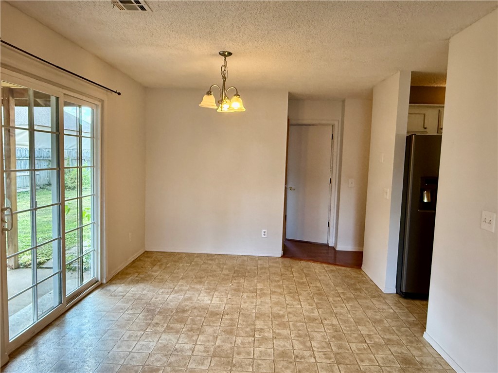 Eastridge Sub Rogers - Residential Lease