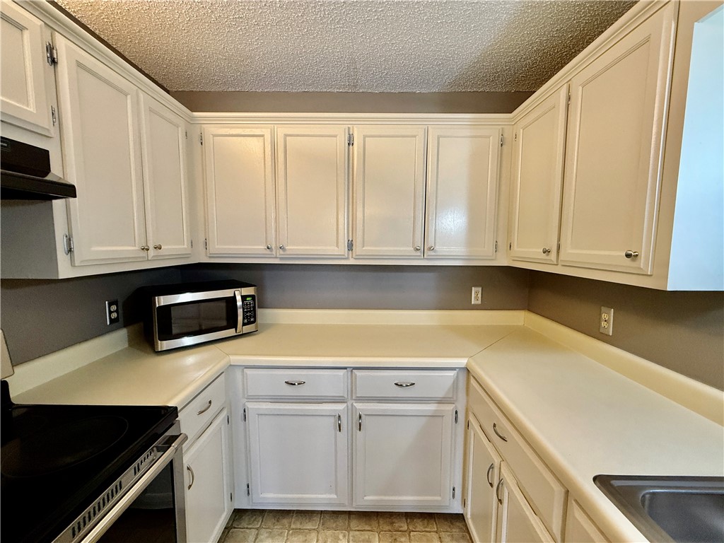 Eastridge Sub Rogers - Residential Lease