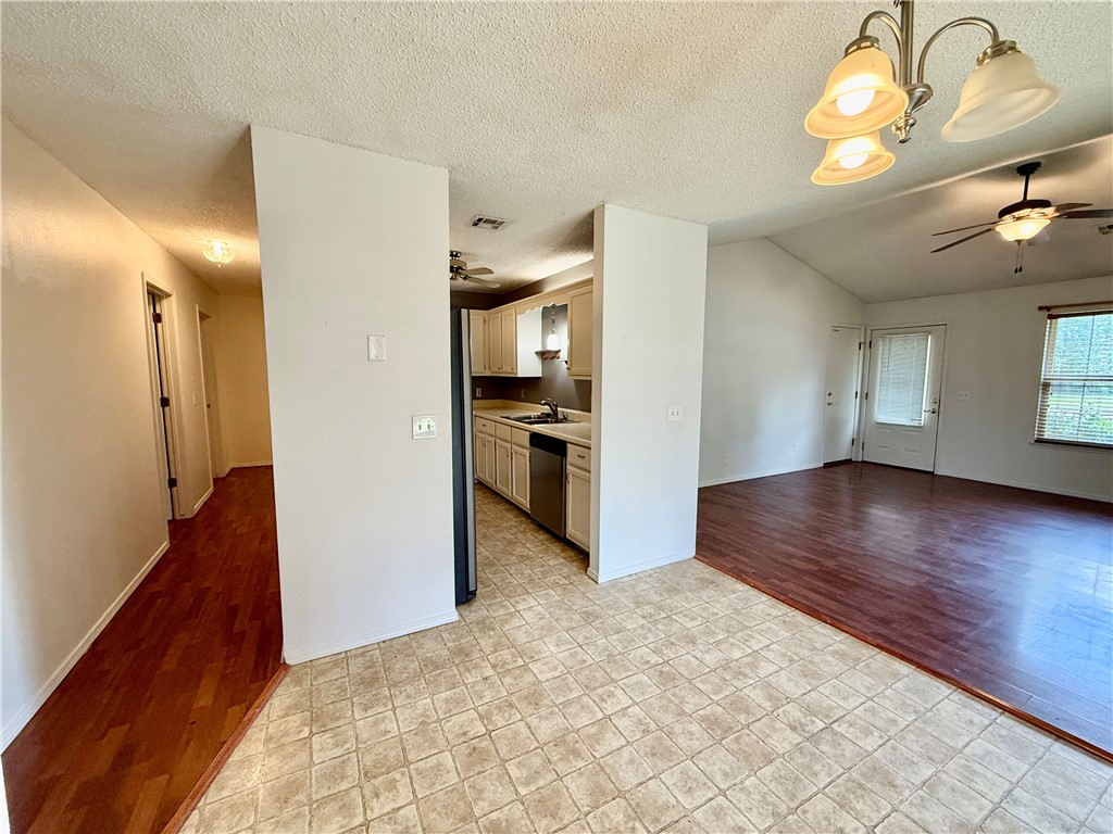 Eastridge Sub Rogers - Residential Lease