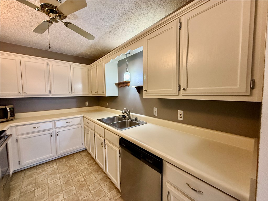Eastridge Sub Rogers - Residential Lease
