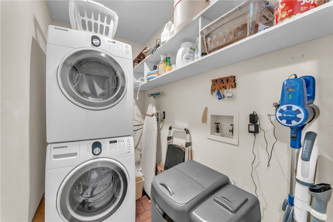 Unit 8 Holiday Island - Residential