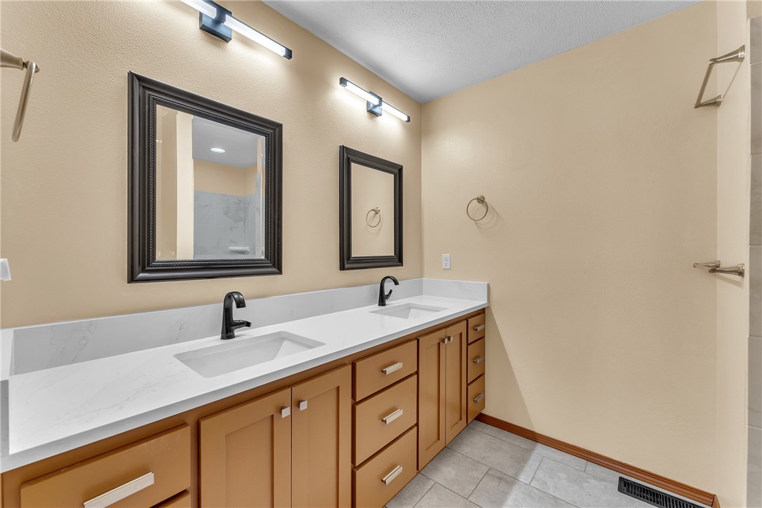 Unit 8 Holiday Island - Residential