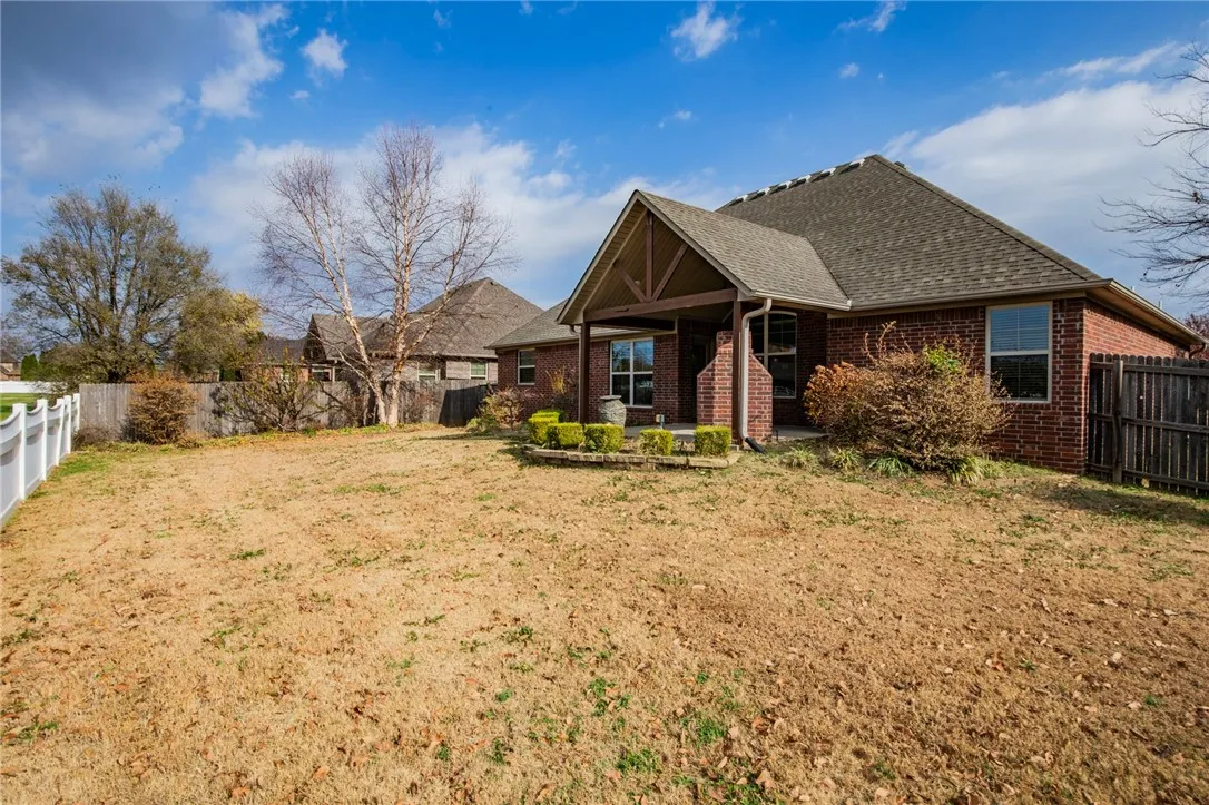 Bentonville, Arkansas 72712, United States, 4 Bedrooms Bedrooms, ,3 BathroomsBathrooms,Residential,Active,246134