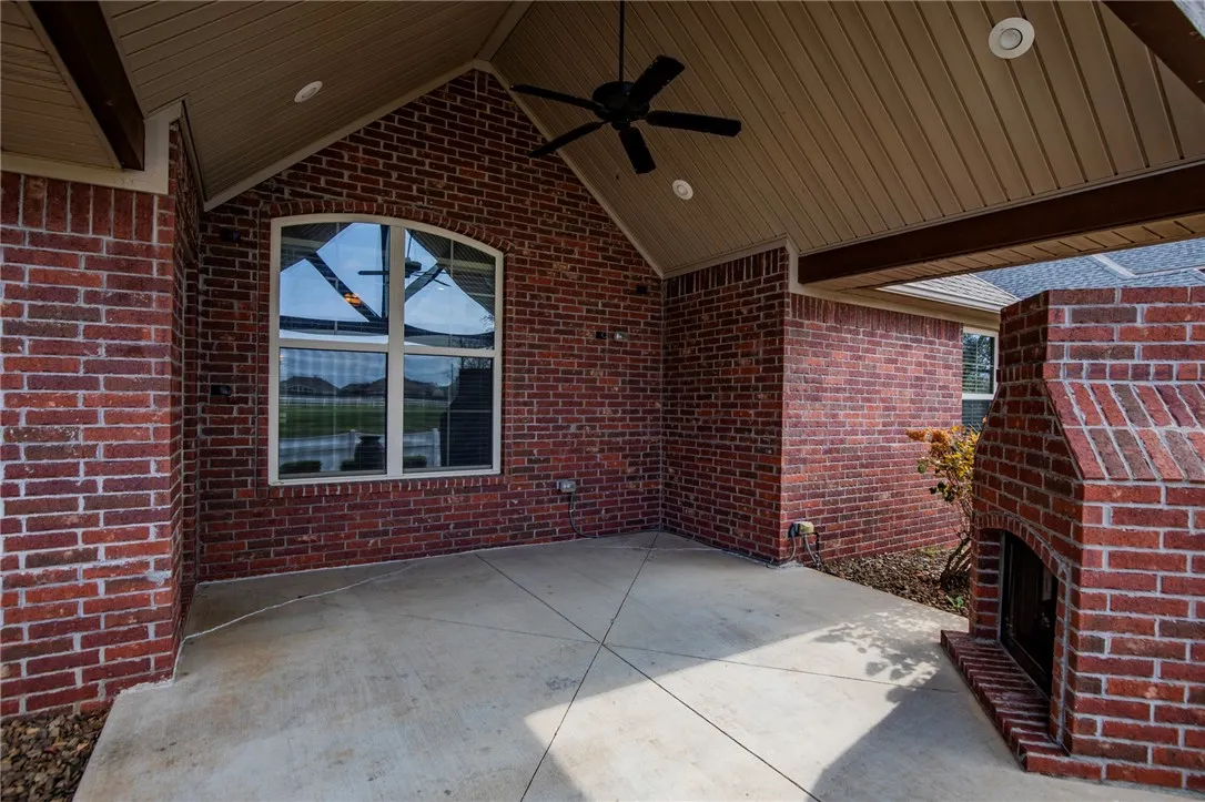 Bentonville, Arkansas 72712, United States, 4 Bedrooms Bedrooms, ,3 BathroomsBathrooms,Residential,Active,246134